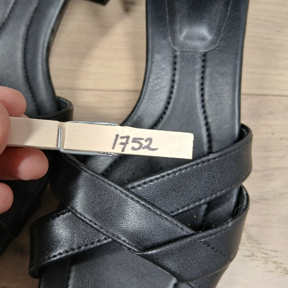 Clarks Sandals Women 9 Black Leather Ankle Strap Block Heel Dress Shoes - Picture 11 of 11